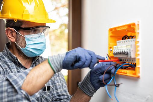 Using a Qualified Electrical Contractor