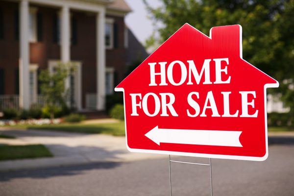 How to Avoid a Real Estate Agent and Make a Hasty Sale
